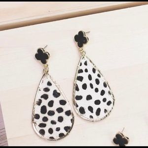 New black & white leopard earrings